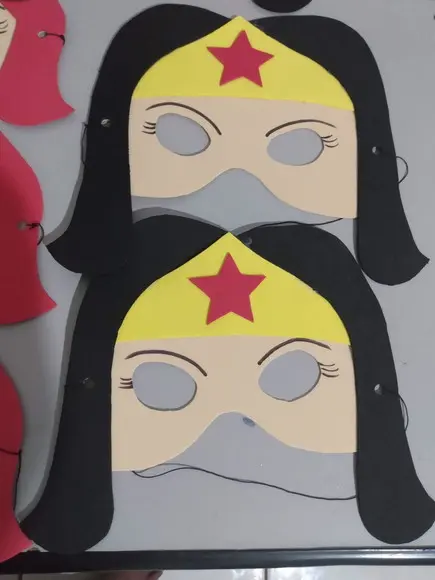 Máscaras Mulher Maravilha em Eva Lembrancinha