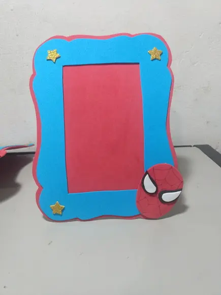 PORTA RETRATO HOMEM ARANHA TODO EM EVA