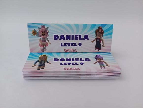 Lapela 10 x 3,5cm + Saquinho Celofane Roblox Menina