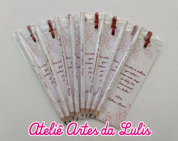 Marcador de Livro + Lápis Dia Internacional da Mulher