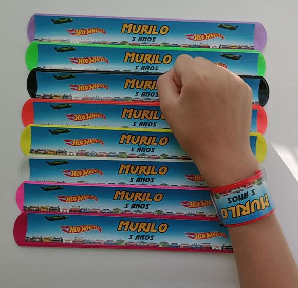 Pulseira Bate Enrola Hotwheels Cores Sortidas