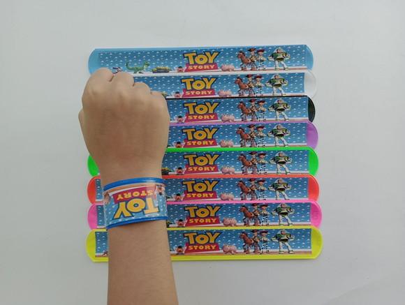 Pulseira Bate Enrola Toy Story Cores Sortidas