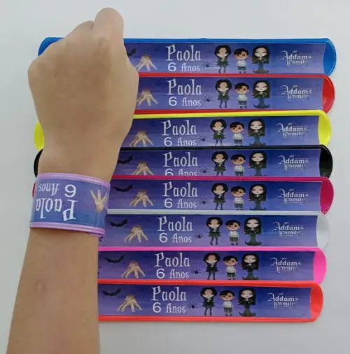 Pulseira Bate Enrola Wandinha Cores Sortidas