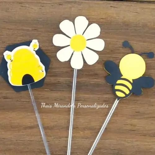 30 toppers 3D Abelhinha, com palitinho