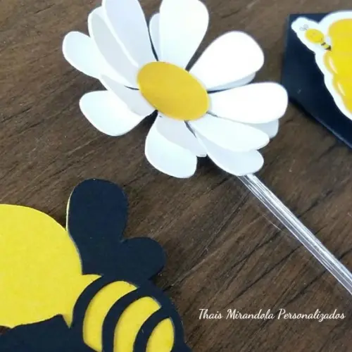 30 toppers 3D Abelhinha, com palitinho