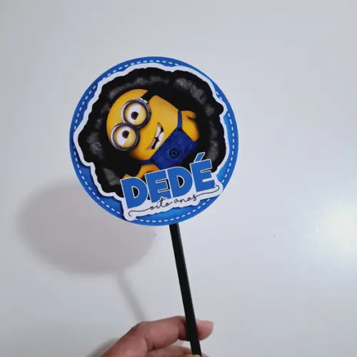 10 toppers Alto 3D Minnions, com canudo de papel