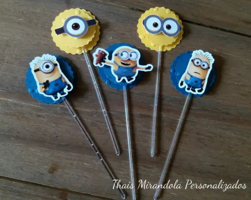 30 Toppers 3D Minions, com palitinho