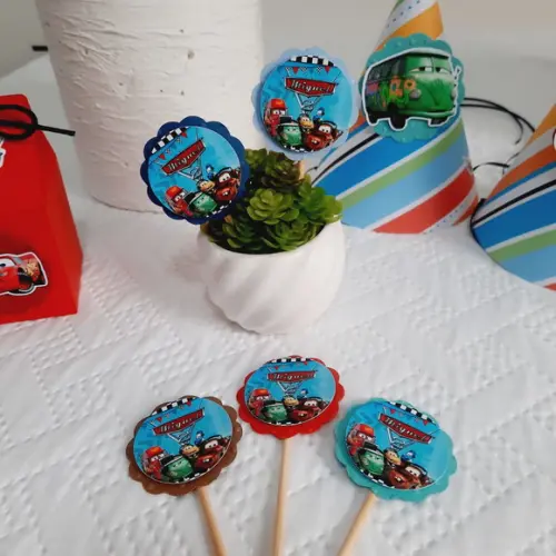 30 toppers 3D Carros, com palitinho