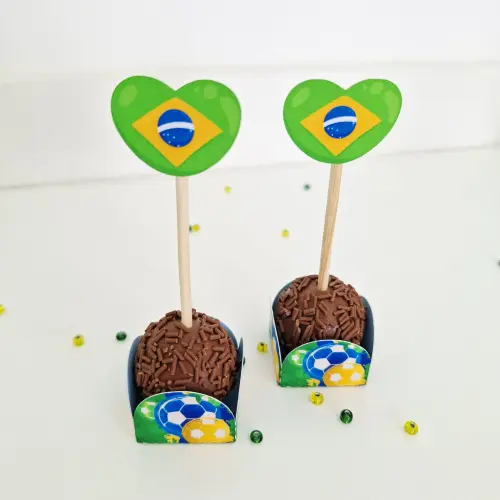 Kit com 24 Forminhas + Toppers Copa do Mundo - Brasil