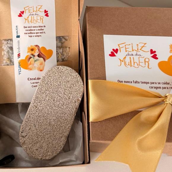 Kit Relax | Escalda Pés, Pedra Pomes, Creme de Mão e Chá