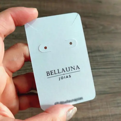 100 Tag P Brinco e Colar Branco Fundo Branco ou Clarinho C01