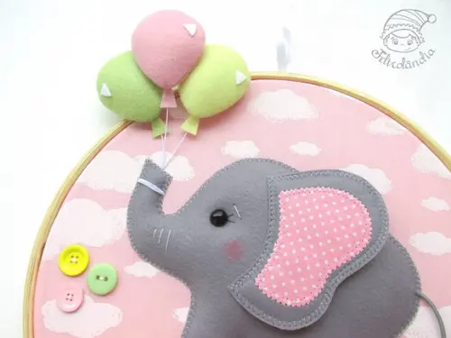Enfeite de Porta Maternidade Elefante Voando com Balões