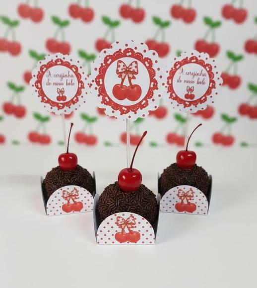 Kit Forminhas de Doces e Toppers Cerejinha
