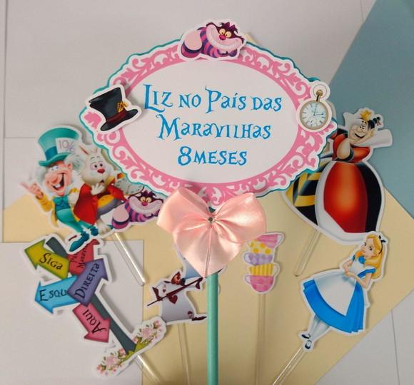 Topo de Bolo Alice no País das Maravilhas