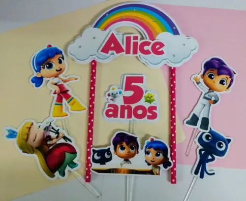 Topo de Bolo Vera e o Reino do Arco Íris