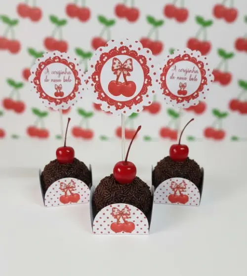 Kit Forminhas de Doces e Toppers Cerejinha