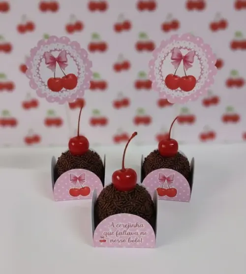 Kit Forminhas de Doces e Toppers Cerejinha