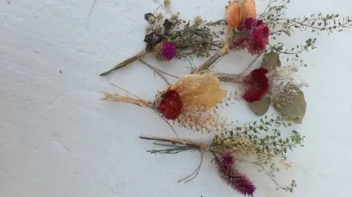 Kit com 10 Buquezinho de Flores Secas Lembrancinhas ,caixas