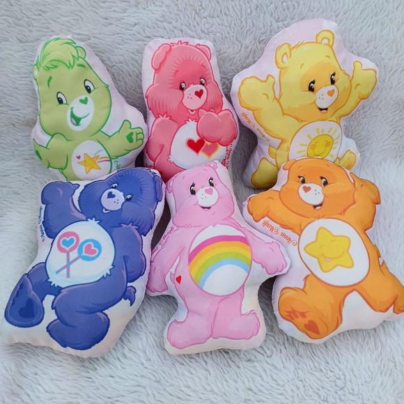 Almofada Contorno do Personagem Ursinhos Carinhosos 21 cm