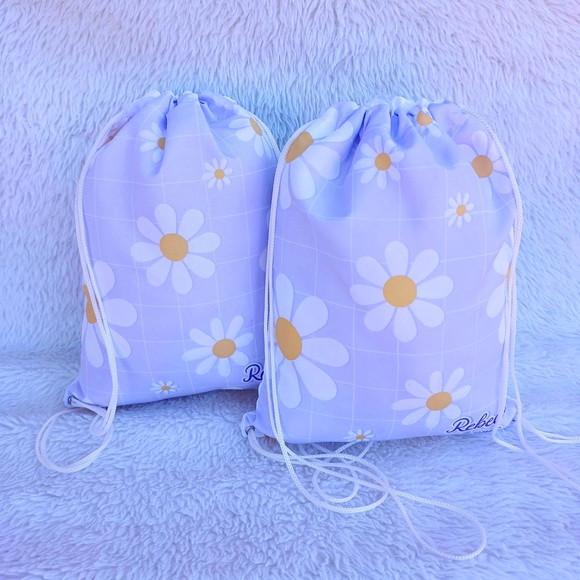 Mochila Saco Personalizada Flores Margaridas Fundo Lilás