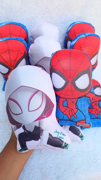 Almofada Contorno 21cm + Mochila Saco Homem Aranha