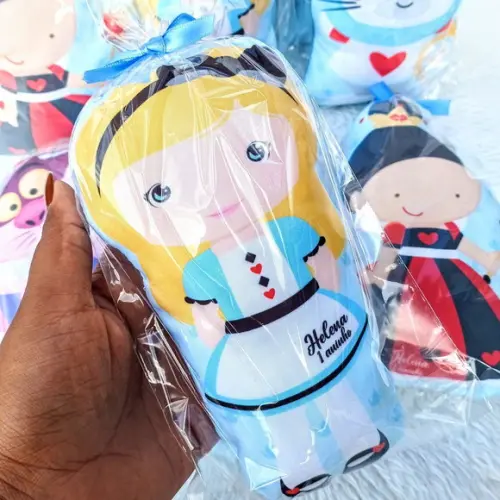 Almofada Contorno Alice no Pais das Maravilhas 21cm