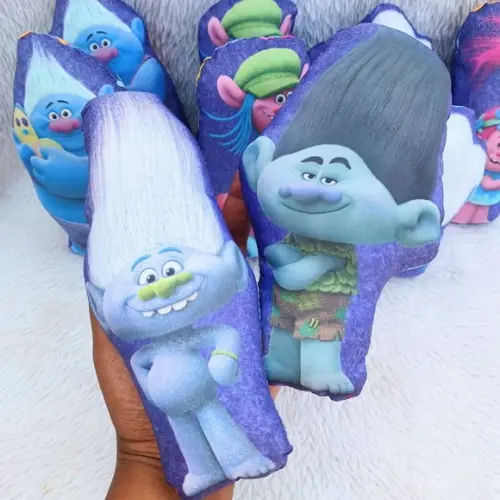 Almofada Contorno do Personagem Trolls 21cm Altura