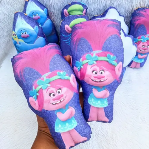 Almofada Contorno do Personagem Trolls 21cm Altura