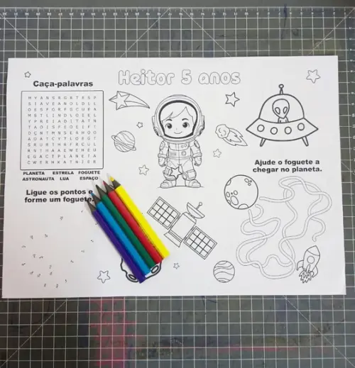 Arquivo de Corte Jogo Americano para Colorir Astronauta