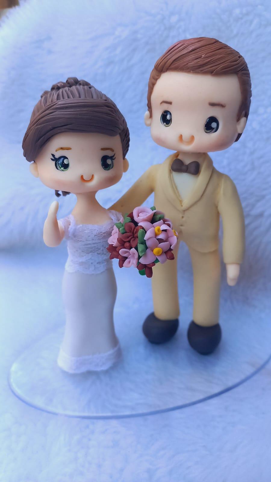 Topo de bolo biscuit noivinhos para casamento 1
