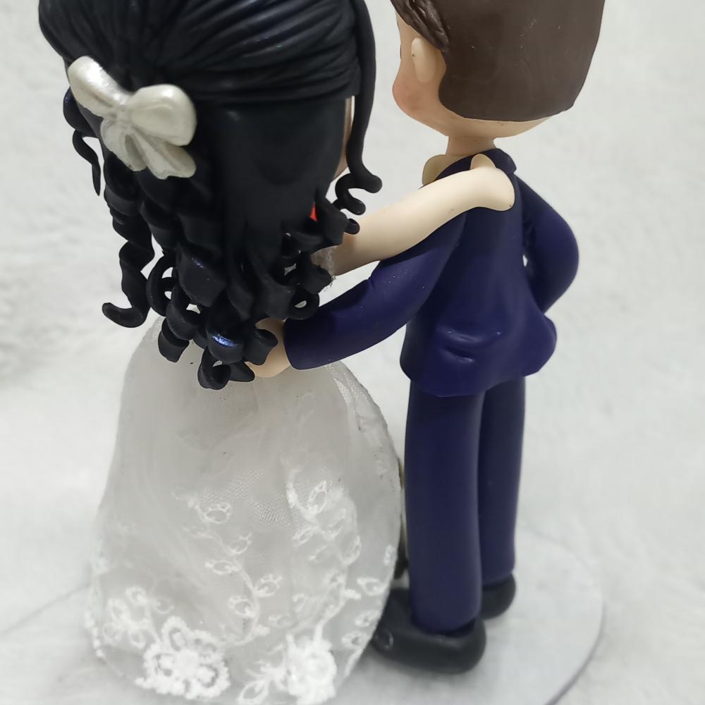 Topo de bolo biscuit noivinhos para casamento 8