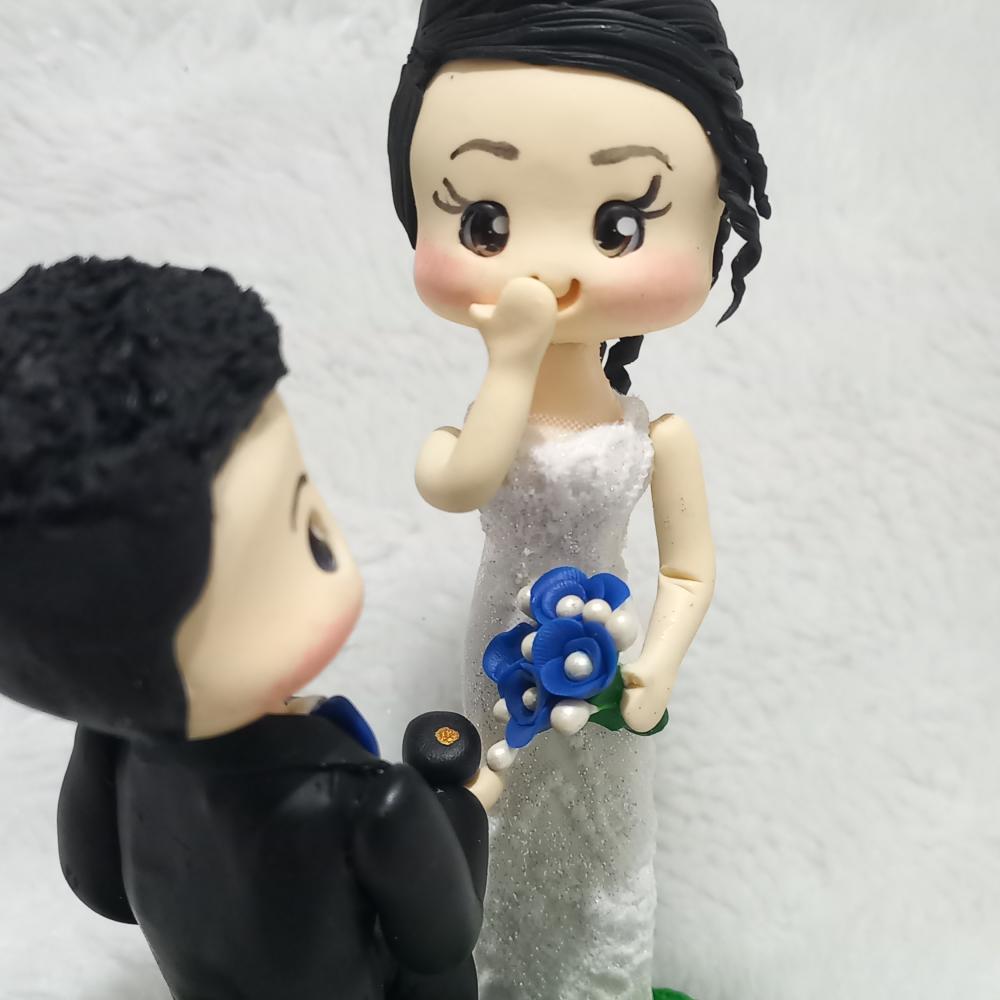 Topo de bolo biscuit noivinhos para casamento 11