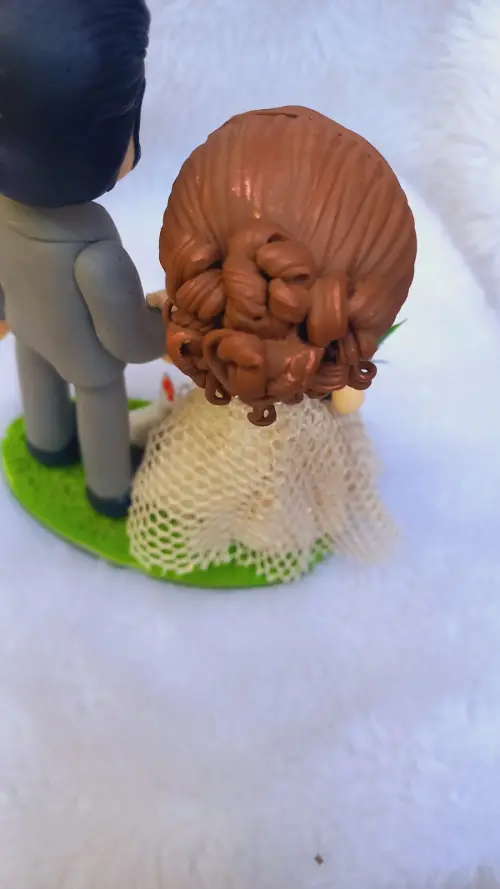 Topo de bolo biscuit noivinhos para casamento 3