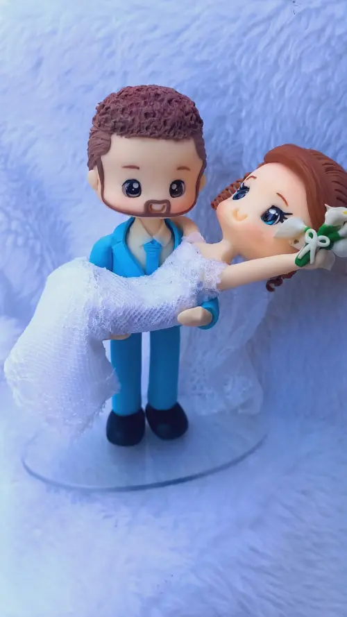 Topo de bolo biscuit noivinhos para casamento 2