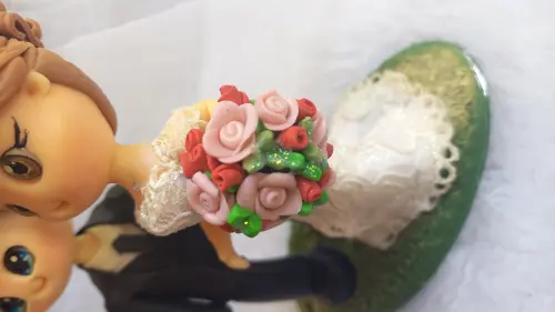 Topo de bolo biscuit noivinhos para casamento 7