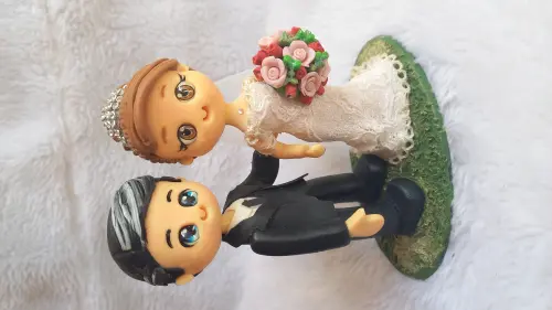 Topo de bolo biscuit noivinhos para casamento 7