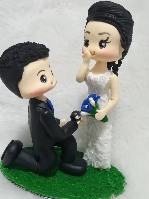 Topo de bolo biscuit noivinhos para casamento 11
