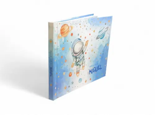 Livro do Bebê Luxo Astronauta Aquarela - Grande - Capa Dura