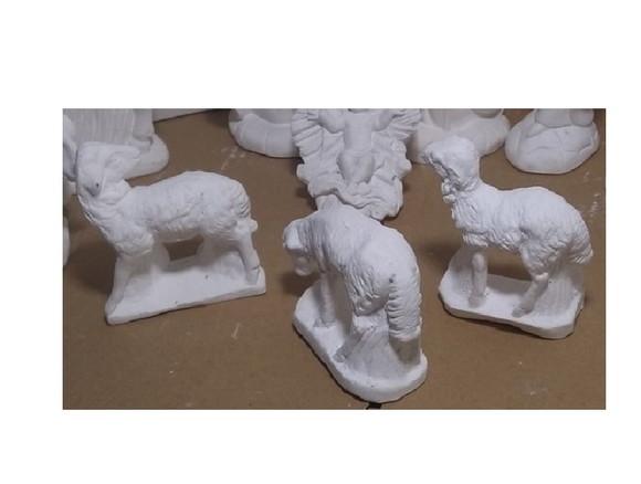 1 Camelo 1 Burro 1 Vaca 3 Ovelhas 1 Pastor Peças Presépio 2