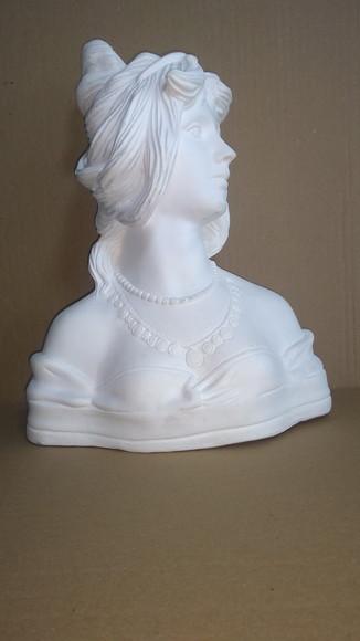 Busto Cigana Imagem Mestra Luziara da Jurema em Gesso Cru