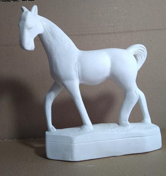 Cavalo Trotando Imagem Cavalo Escultura Gesso Cru