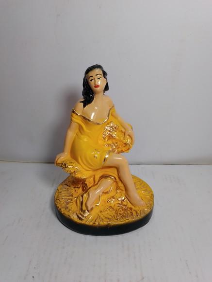 Cigana do Ouro Sentada Imagem da Cigana Ouro Sentada