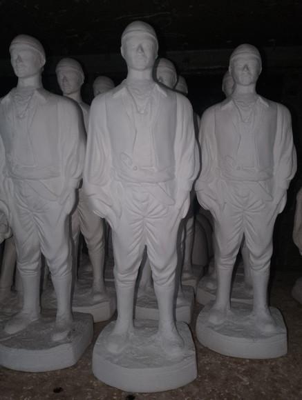 Cigano Ramon Imagem Cigano Carlos Escultura em Gesso Cru