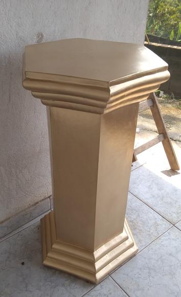 Coluna Hexagonal Escultura Grande com 80cm de Altura