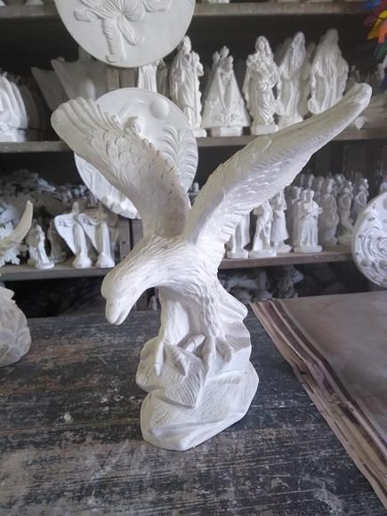 Escultura Águia Imagem da Águia com Asas Abertas Grande