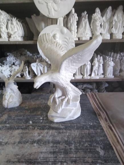 Escultura Águia Imagem da Águia com Asas Abertas Grande