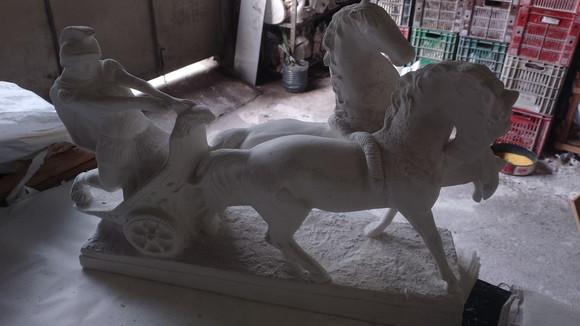 Escultura Biga Romana Imagem em Gesso para Pintar