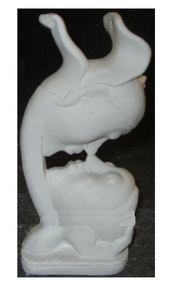 Escultura Beijo Selado ou Beijo com Arte para Pintar