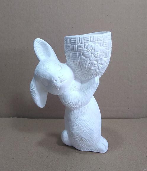 Escultura Coelho com Cesto para o Alto para Pintar