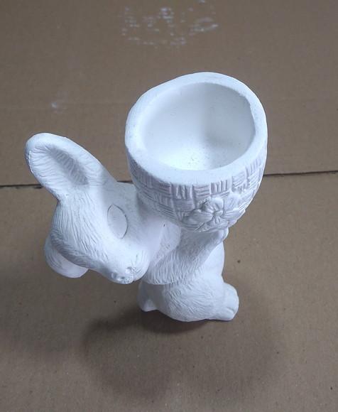 Escultura Coelho com Cesto para o Alto para Pintar
